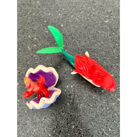 The Little Mermaid & Sebastian Figurure - Picture 9 of 10
